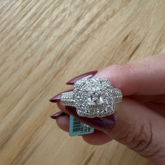 Moissanite Triple Halo Ring – 1.36 CT, VVS1 D Color – 925 Silver – Size 8 - Picture 6 of 9